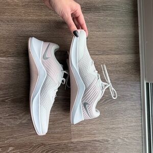 Womens MC Trainer 'Platinum Tint Metallic Silver' nike sneakers size 10